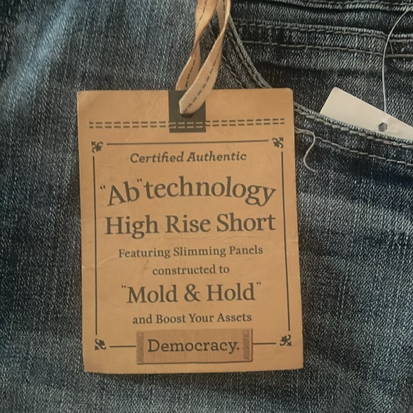 NWT DEMOCRACY AB TECHNOLOGY HIGH-RISE CUTOFF DISTRESSED PULL ON SHORTS SIZE 2 - Picture 2 of 6